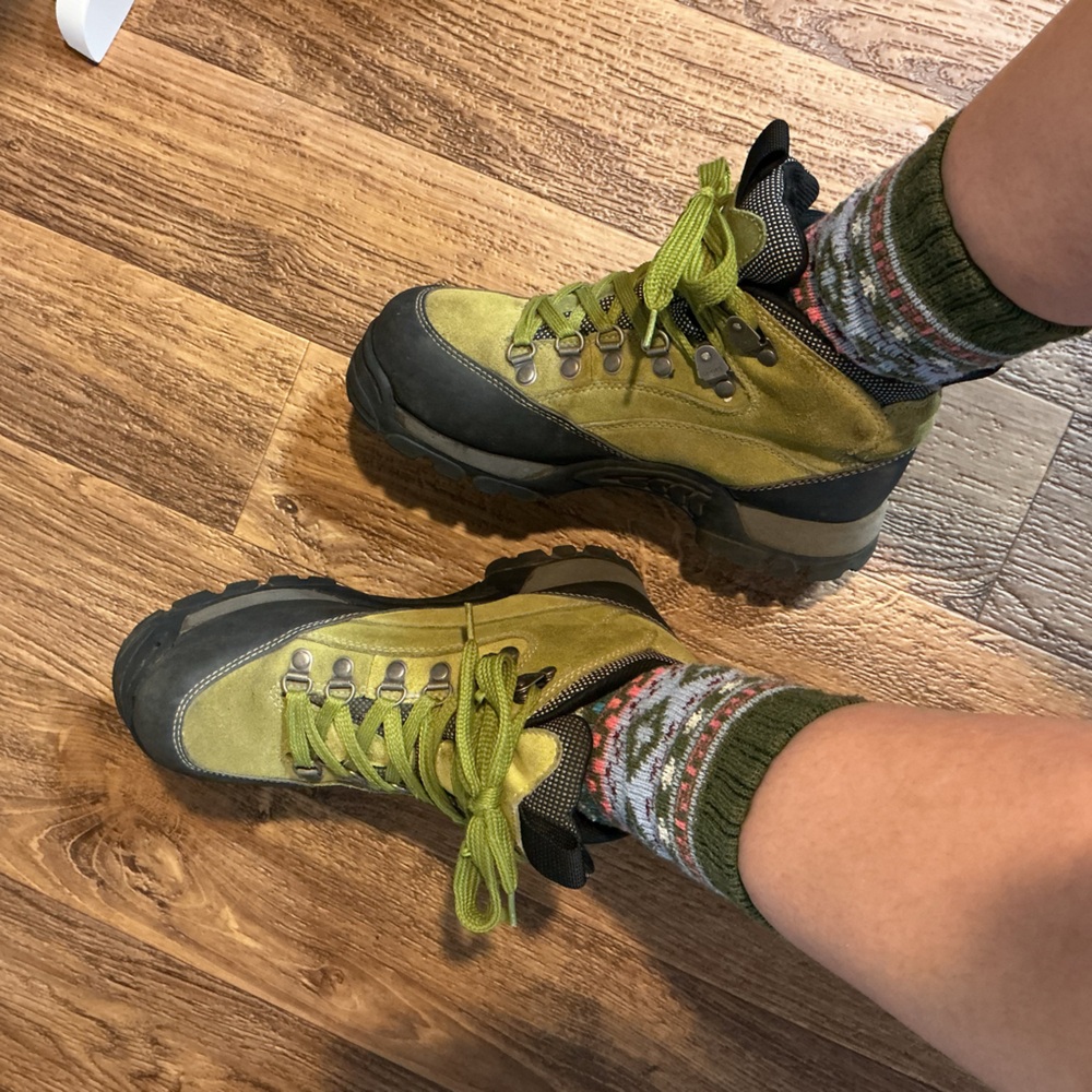 Rare vtg Candies hiking boots